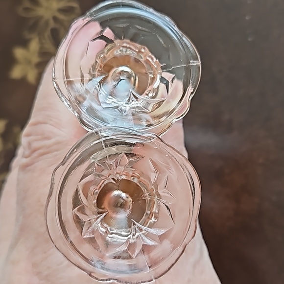 SOLD   Royal Lace Pattern Pink Depression Glass Salt and Pepper Shakers Set - Picture 7 of 9